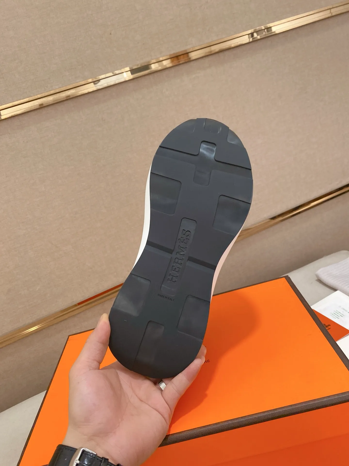 Men's clothing and shoes💰: 620💰《HERMES》【Classic Original Version】Hermès; Top 🔝 Purchasing Agency 🔍🔍Men's latest 🇺🇸 counters are on sale simultaneously, original imported from Italy ▲▲Silk cowhide with breathable fabric ▲▲ (high-end and expensive Qi·Grade) Exquisite workmanship (Italian 🇮🇹Imported water-dyed 🐂cowhide lining) Sole: Original sole provided by the original factory, ⚠️Exclusive double-layer activity·TPR·Rubber·Combined molded outsole; Super·comfortable·wear-resistant·non-slip·environmental protection The real thing is more beautiful if you take the real thing (high quality, follow the order), you can enter and exit the counter at will * Number of yards: 38·39·40·41·42·43·44# (can be customized 45.)